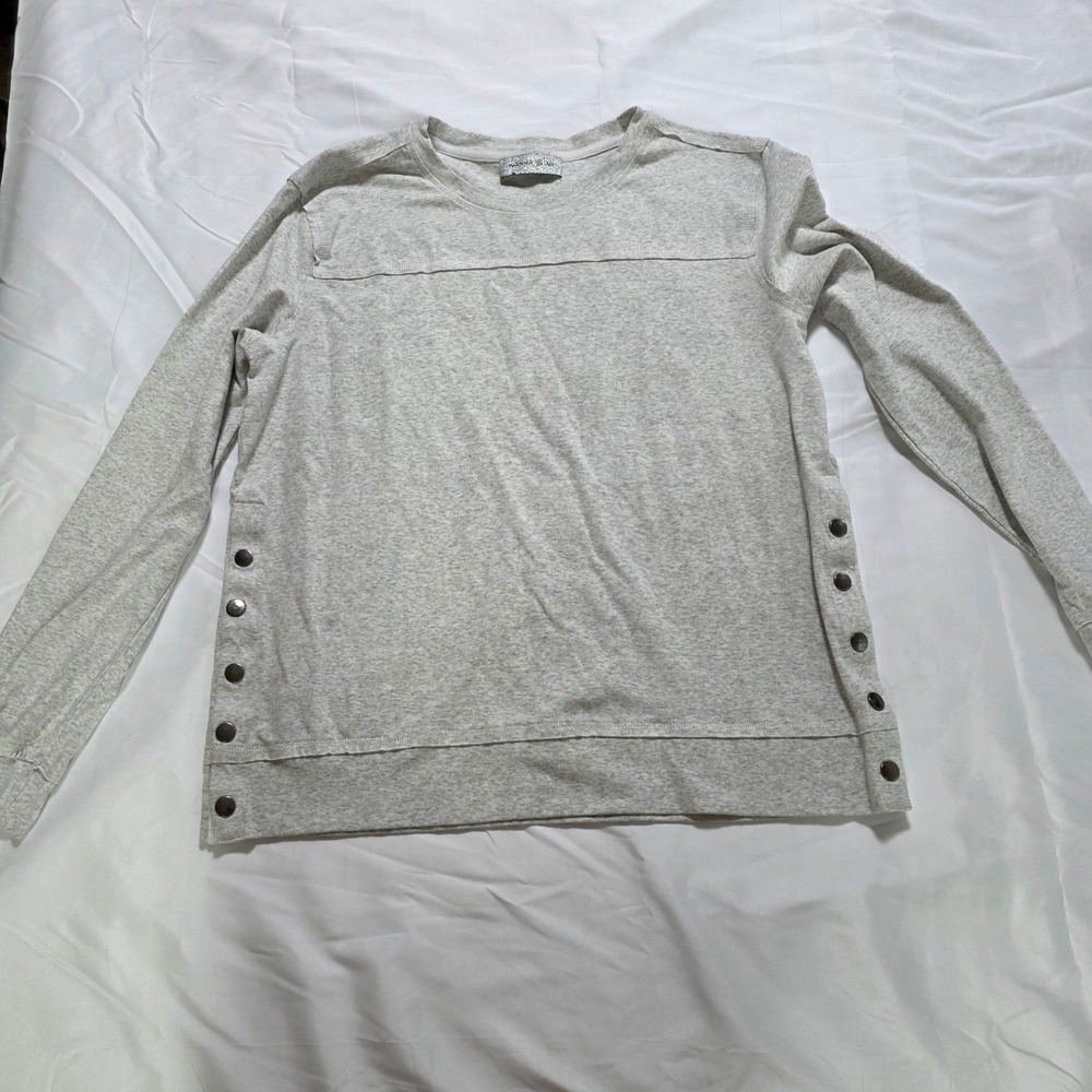 Wanna B Me Womens Gray Heather Snap Side Long Sleeve Crewneck Top Size Large